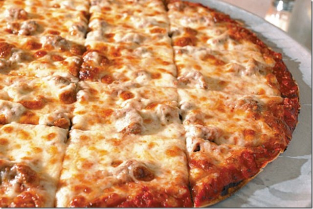 round-pizza-cut-in-squares-chicago_thumb